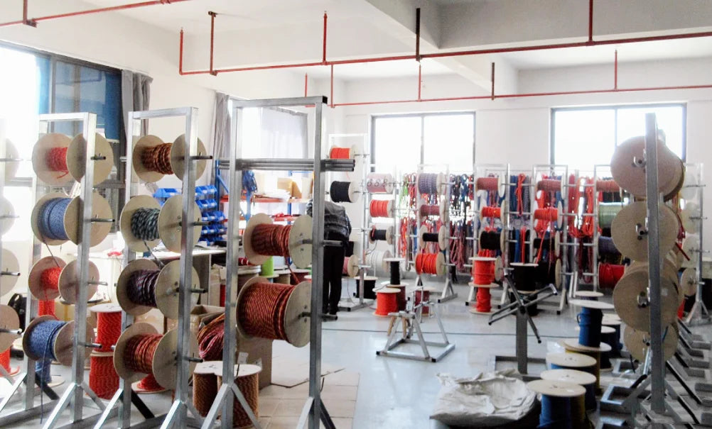 Factory-Priced Retractable Fall Arrester Anti-Fall Safety Device Made Of Durable Polyester And Nylon Fall Protection Equipment